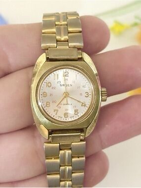 Women’s Vintage Gruen 17 Jewels Mechanical Manual-Wind Bracelet Watch WORKS!!